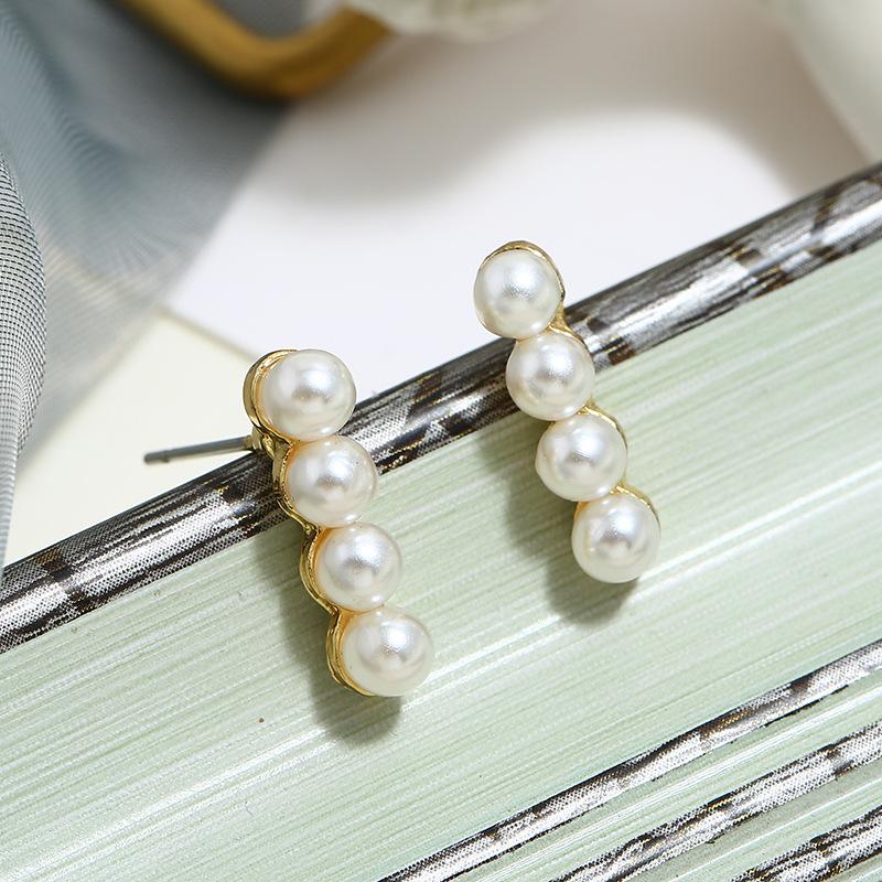 Retro Baroque Pearl Stud Earrings Women's Versatile High-end French Earrings, Simple Temperament, Personalized Trendy Ear Jewelry