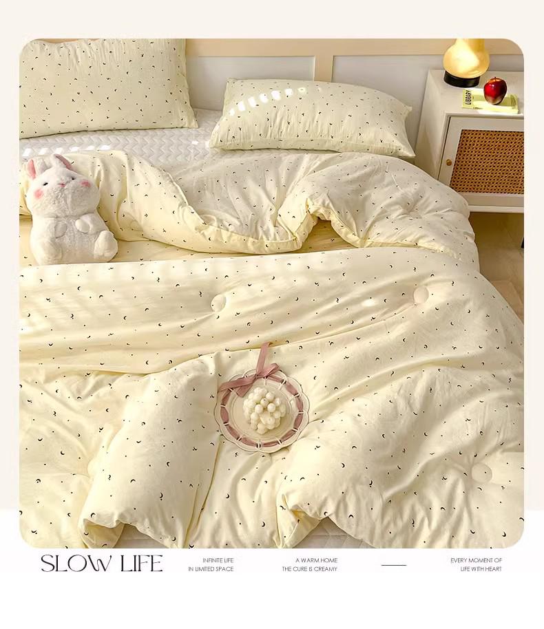 Washable Thick Cotton Quilt - Warm, Universal for All Seasons, 2025 Spring/Winter. Perfect for Students' Single Beds.