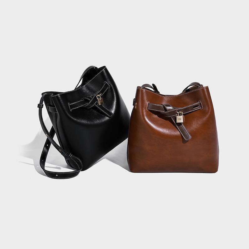 2025 New Fashion Versatile Bucket Bag for Women, High-End Underarm Bag, Niche Large Capacity Single Shoulder Crossbody Bag