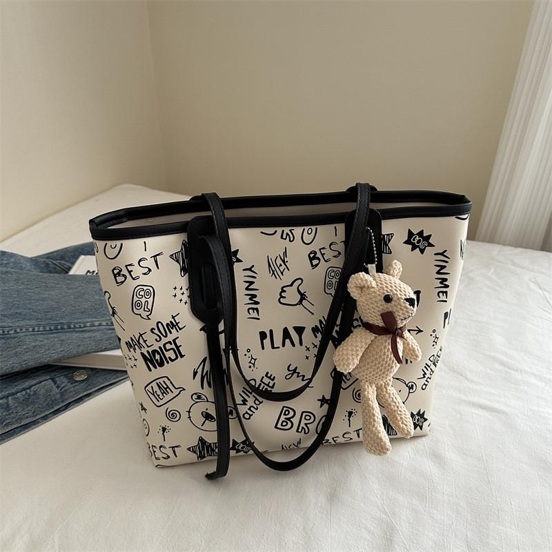 Fashionable Large Capacity Tote Bag For Women Ideal For Daily Commuting And Casual Outings