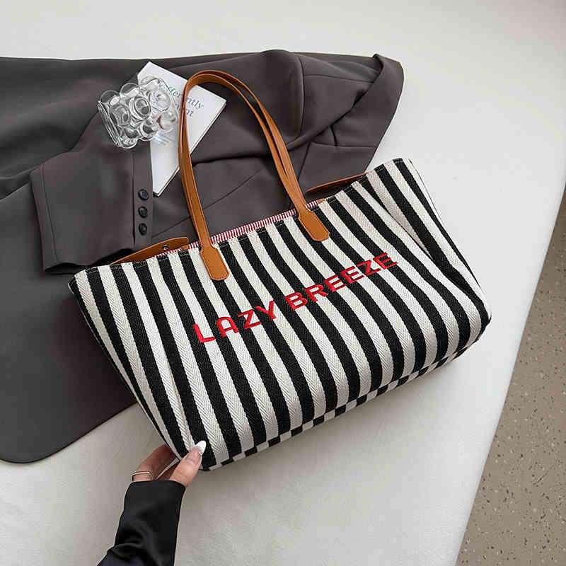 Fashi Art Stripe Large Capacity Tote Bag Women New Versatile Ins Commuter One Shoulder Bags Casual Letter Travel Tote Bag