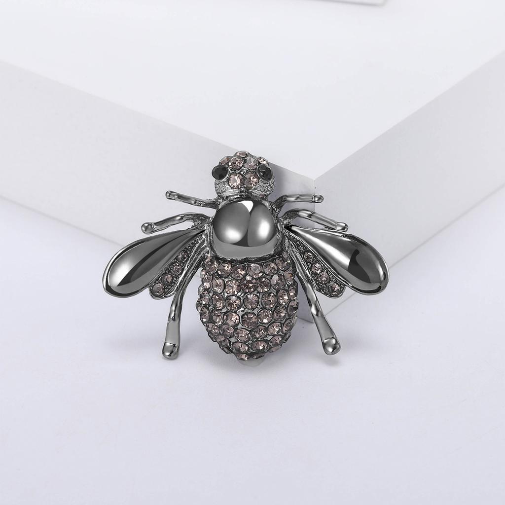 Fashion Enamel Bee Brooches for Women Rhinestone Insect Pins Event Party Funny Gifts Backpack Decoration Clothes Accessories