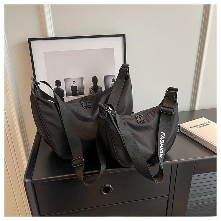 2025 Αδιάβροχη Τσάντα Ντενιέ Oxford Ημισελήνου Σχήματος Κινέζικου Ρολού: Στυλάτη Τσάντα Ώμου & Ταχυδρόμου Άνοιξη/Καλοκαίρι