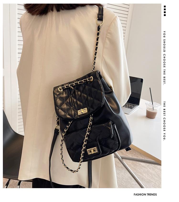 School bag female spring college student backpack large capacity bag 2025 new trendy diamond chain lightweight travel backpack