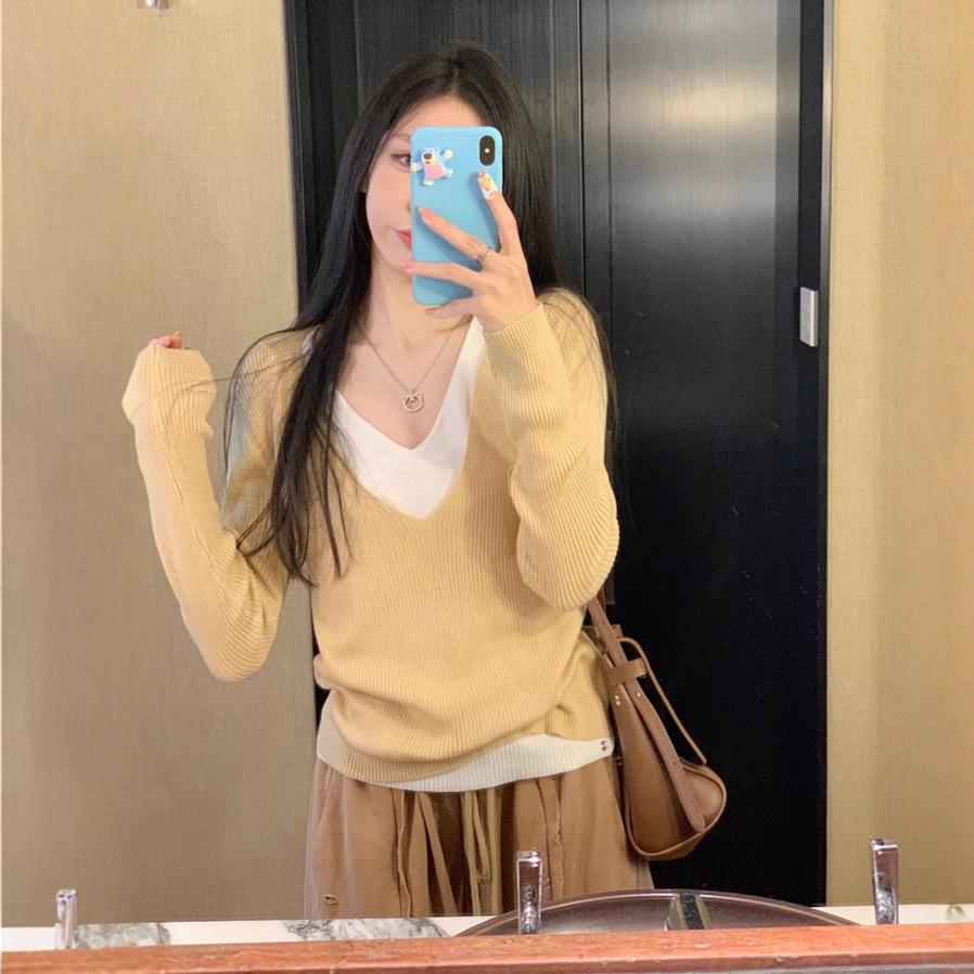 Fake two-piece splicing knitted sweater women's clothing autumn 2025 new v-neck design sense slim fit