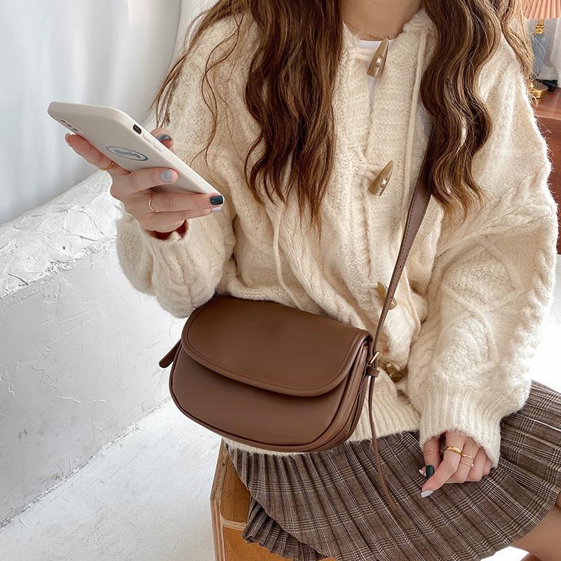 Korean Version of Saddle Bag Women's 2025 Spring New Simple Retro Temperament Versatile Shoulder Messenger Bag