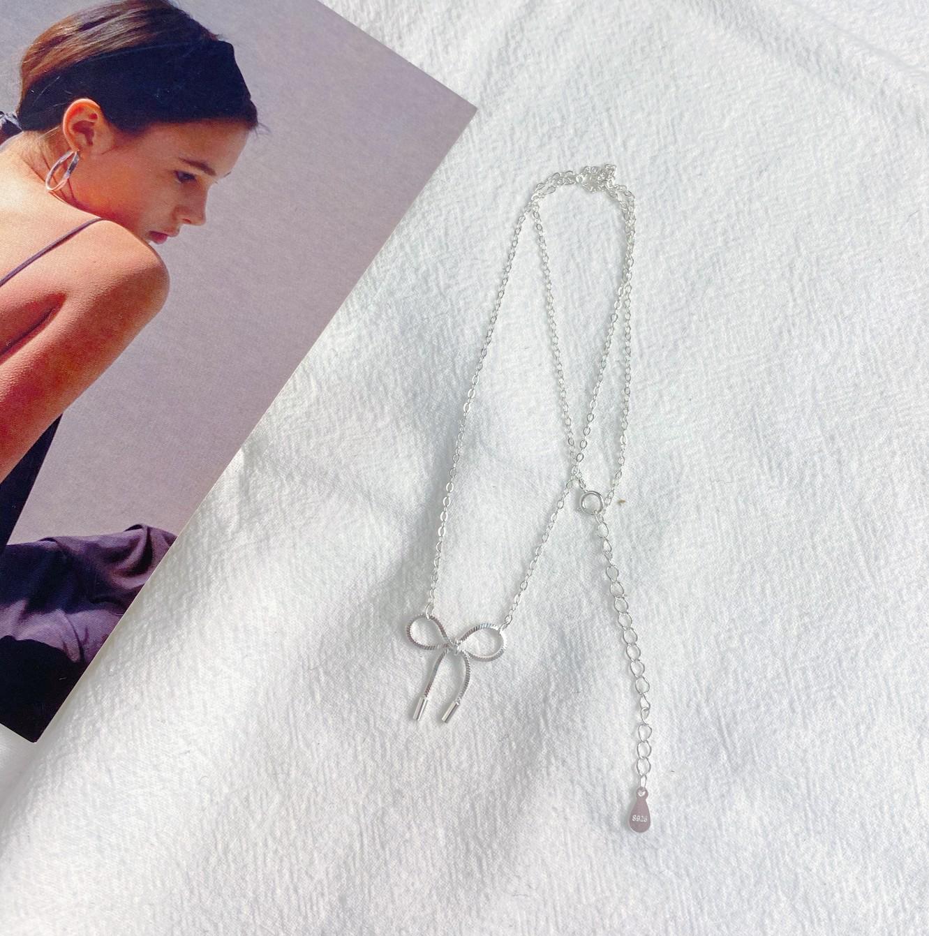 

Korean Style S925 Sterling Silver Snake Bone Bow Choker Necklace for Women
