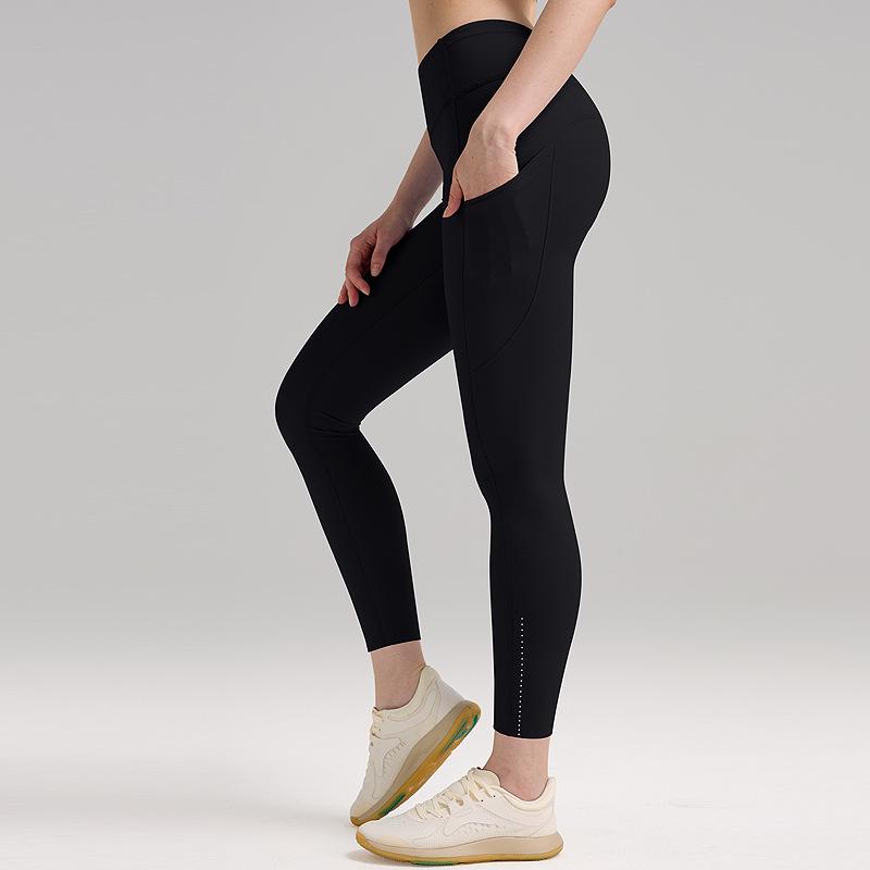 

Брюки для йоги высокой интенсивности Nulux Lycra: Мягкая, воскообразная текстура для универсального использования на открытом воздухе и в спорте. Large