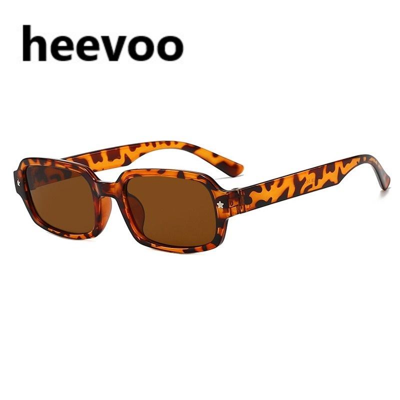 

Quality Fashion Square Shape Sun Eyeglasses Men for Women Brand Vintage Retro Rivets Small Frame Sun Eyeglasses UV400 Sunglasses only 1pcs sunglasses