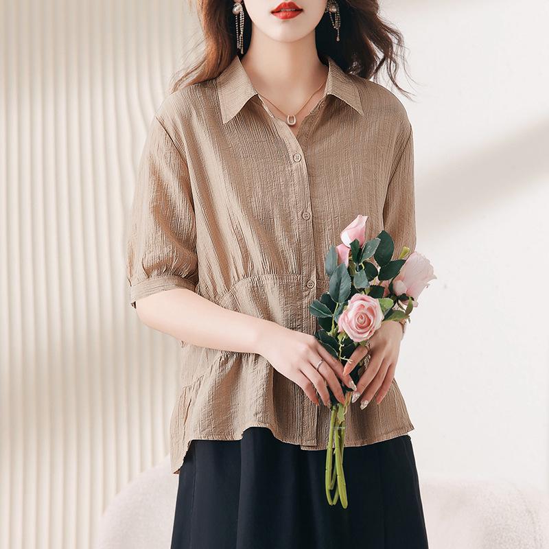 Stylish Tencel Short-Sleeve Top for Women: Age-Defying Summer Fashion