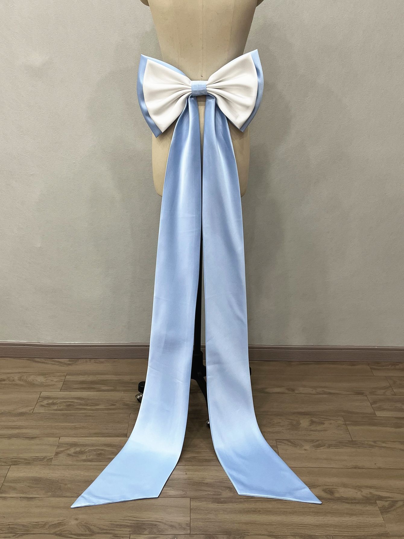 Detachable Satin Big Bow Belt with Long Tail – Elegant Bridal Waist Accessory for Wedding, Party & Stage Performance L лазурь/белый
