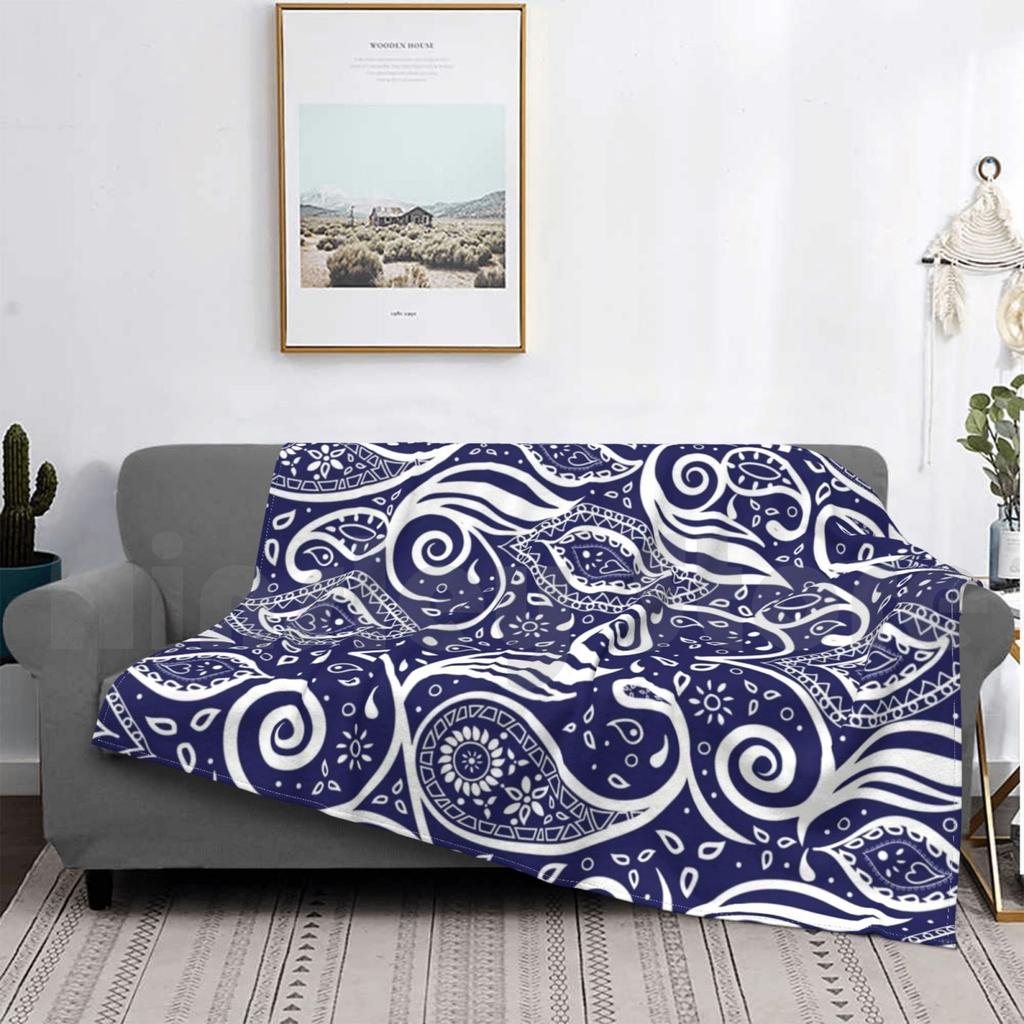 Decke Paisley Bohemian Breeze Art-Weiß und Blau 1612 Blau-Weißes Paisley-Muster