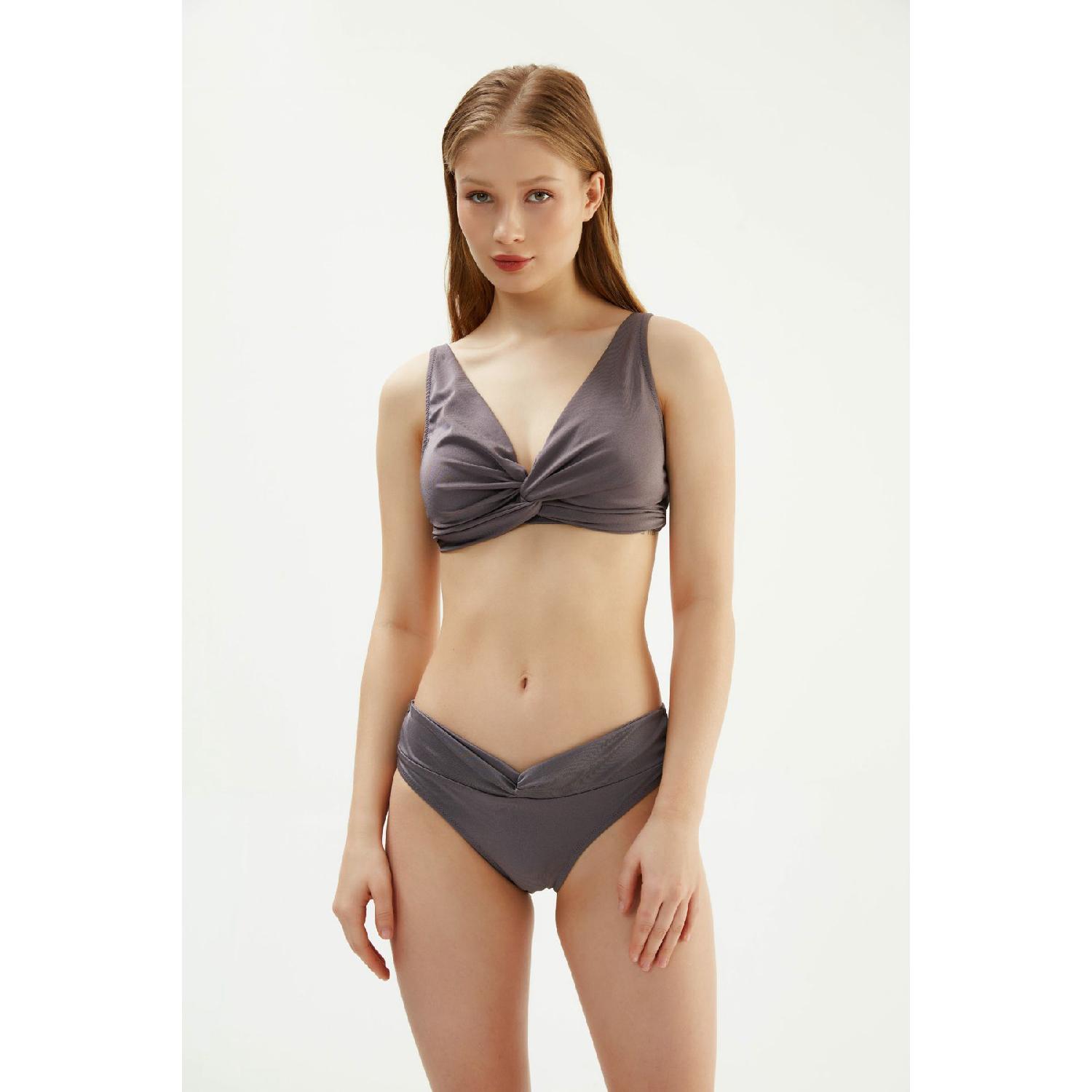 

Узкий бикини-топ из норки с корсетом 44 чистый