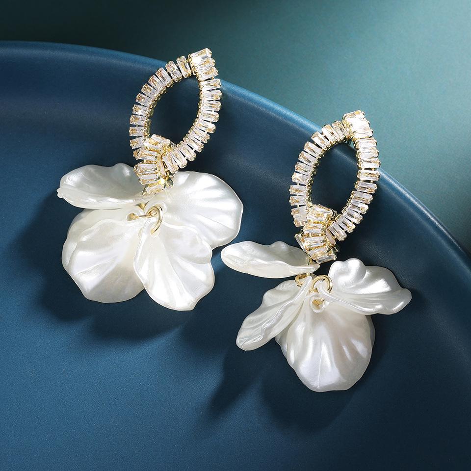 FEEHOW Tassel Seashell Flower Earrings: Women's Niche High-End Jewelry Design