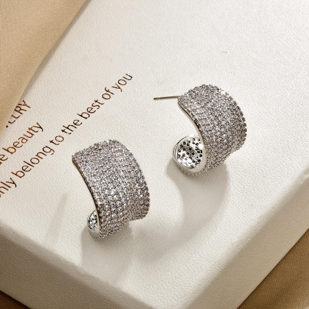 2026 High-End Full Zircon Micro-Pave C-Shape Earrings - Elegant Copper Gold Plated Wide Hoop Studs for Women Light Luxury Jewelry