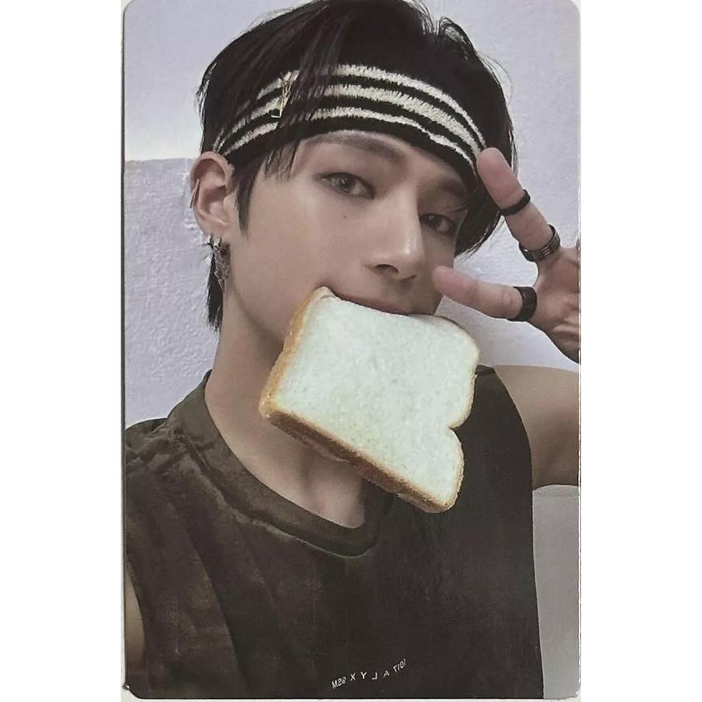 ATEEZ THE WORLD EP.2:OUTLAW A / DENÍK / JEDNOTKA DENÍKU / Z ver. OFICIÁLNÍ FOTOKARTA