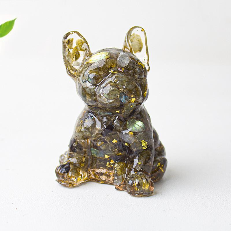 Hundefigur aus Kristallharz im modernen, minimalistischen Design – perfekt für die Dekoration von Zuhause oder Büro – Geschenkidee