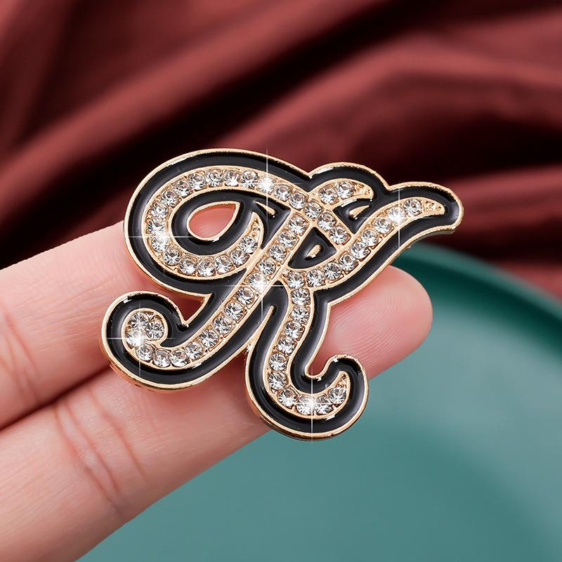 Fashion Women Rhinestone Brooch A-Z English Letter Metal Corsage Pins Crystal Alphabet Jewelry Shirt Clothes Accessories Gift