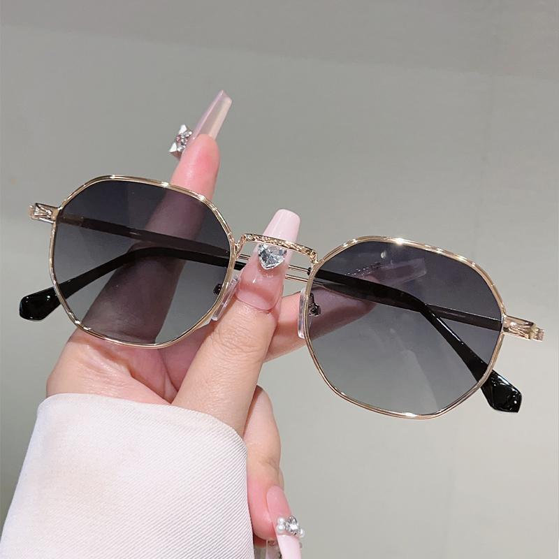 Vintage Sunglasses Men New Fashion Classic Outdoor Decor Shades Women Retro Trendy Brand Design Casual Sun Glasses