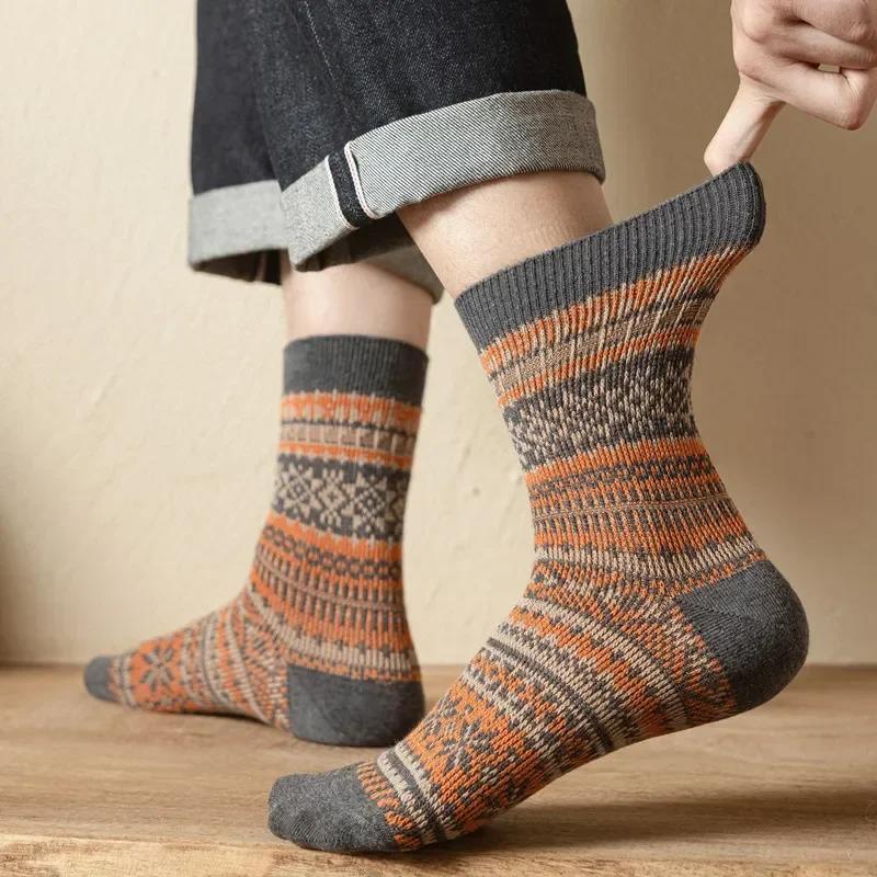 Herrensocken Herbst Winter Mode Retro Geometrische Muster Mittelhohe Socken Herren Japanische Mode Ethnisch Vintage Lange Socken