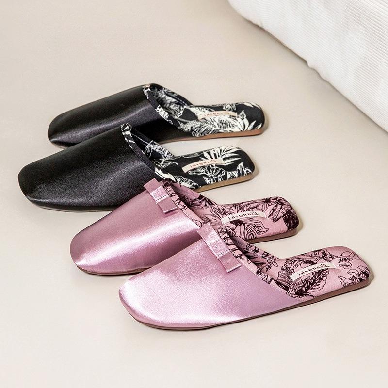Fashion Luxury Silk Print Design Flat Slippers Women Sweet Butterfly Knot Decoration Modern Slippers Comfortable Elegant Home Slippers