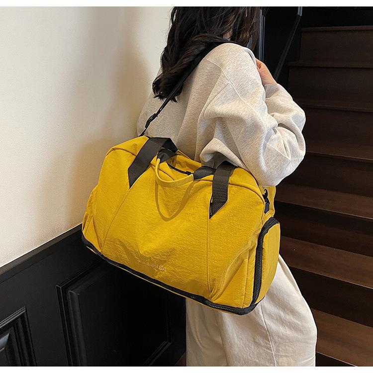 Women's Large Capacity Fashion Travel Duffle Bag - Lightweight Handheld for Sports, Fitness, and Short Trips