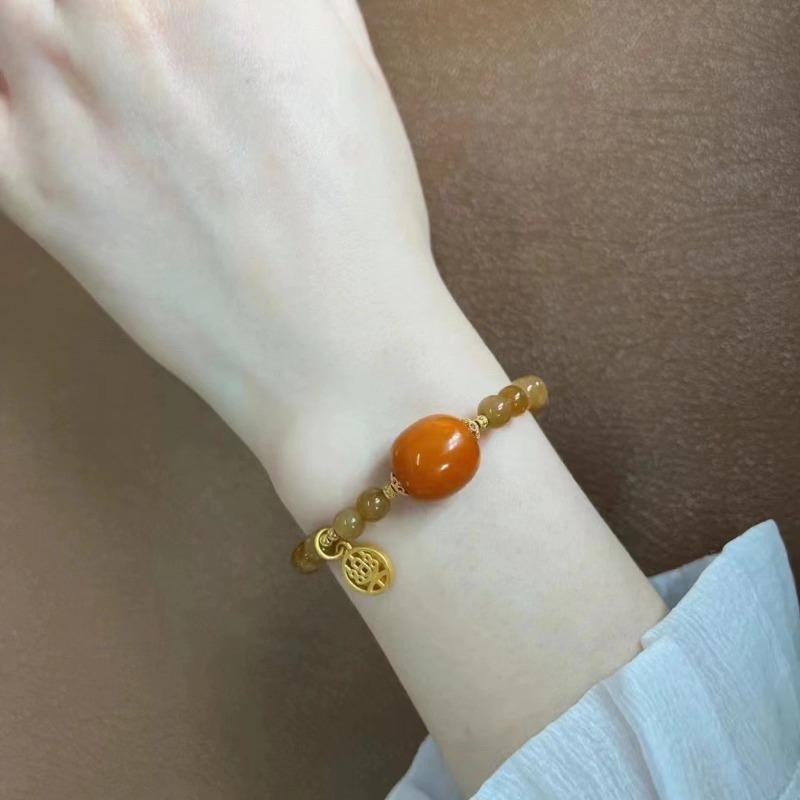 

Caramel Colored Beeswax Bracelet коричневий
