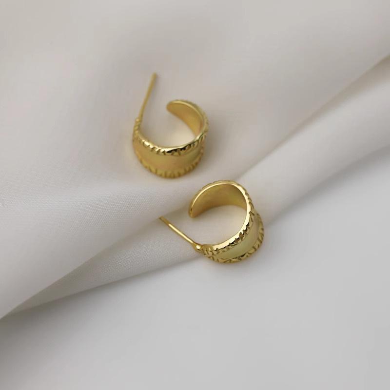 Wide Geometric Metal Korean Version Stud Earrings for Women's Simple Temperament Commuting Autumn and Winter Earrings