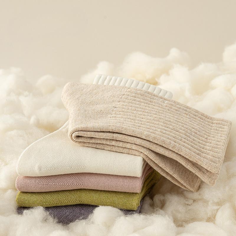 Women's Mid-calf Socks, Antibacterial and Deodorizing for Spring and Autumn, Boneless, Warm for Autumn and Winter, Pile Socks, Long Socks