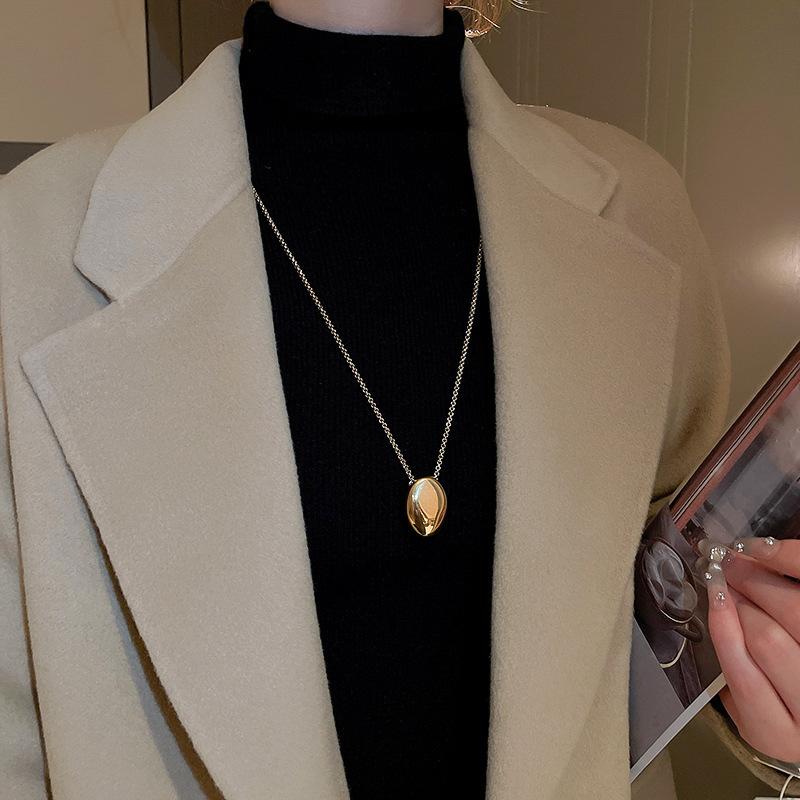 Simple butterfly adjustable necklace niche versatile light luxury sweater chain women's high-end fashion temperament jewelry