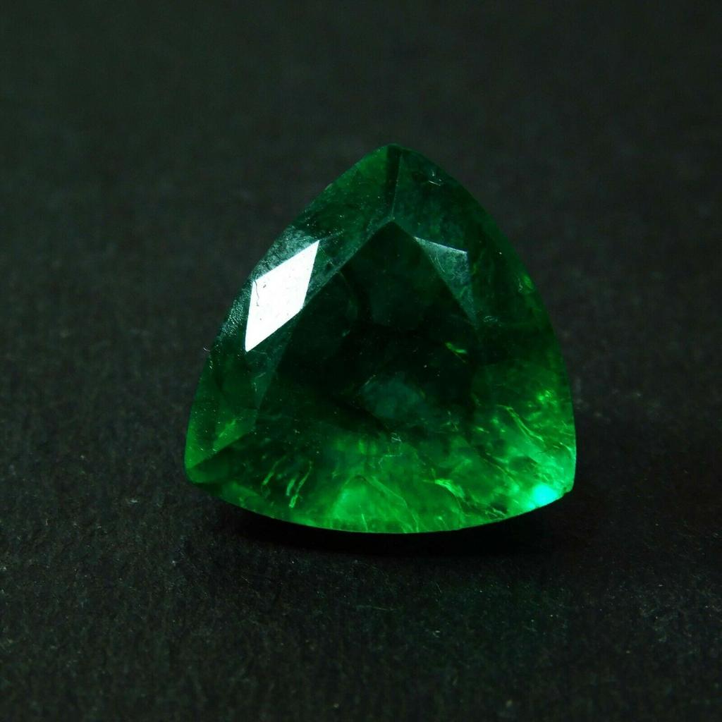 Natural Green Emerald Loose Gemstone Exclusive Muzo 8 ct Trillion Cut for Jewelry Making and Crafts