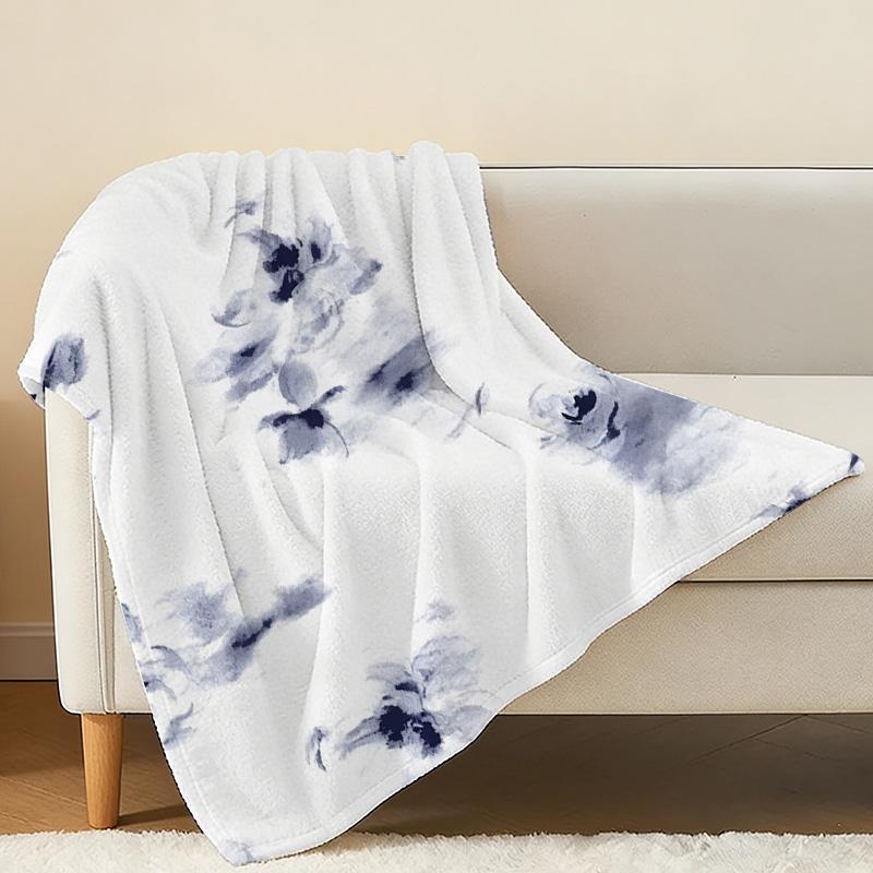 Soft Skin-Friendly Floral Flannel Blanket – Lightweight Breathable All-Season, Cozy for Home, Office, Halloween & Christmas