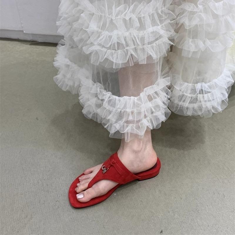 Beautiful Yellow Toe Thick Heel Flip-flops Female Summer Wear Fashionable Versatile Fairy Pinch Feet Low Heel Sandals