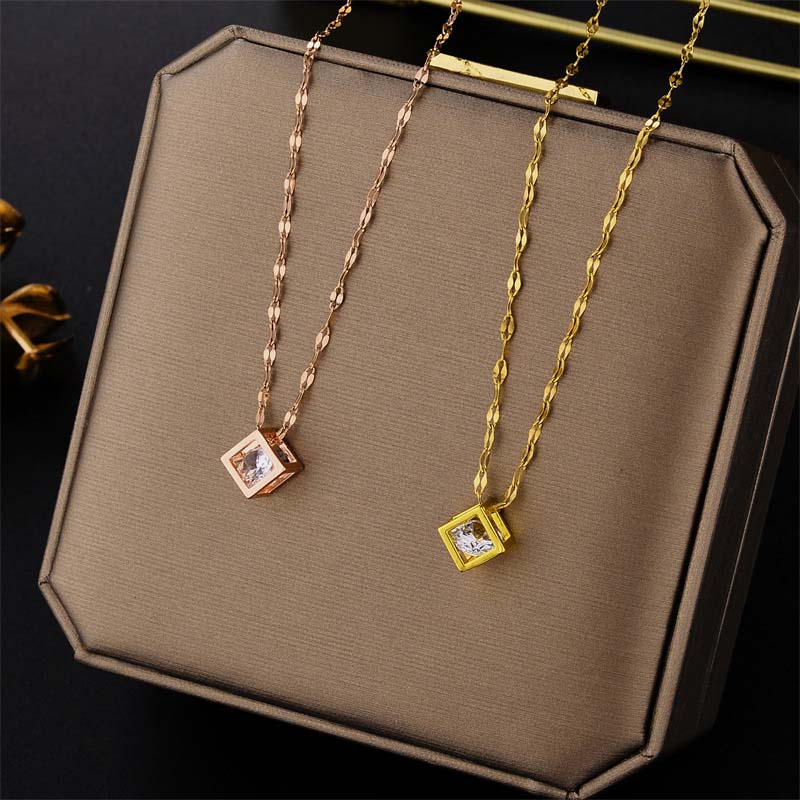 Stainless Steel Square Pendant Necklace For Women Fashion Classic Zircon Crystal Hollow Clavicle Chain Necklace Zircon