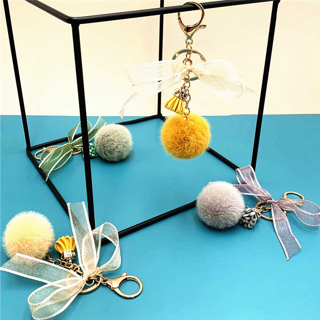 Keychain Modern Fashion Tousy Auto Key Ring Portable Simple Bag Pendant Artificial Fur Buckle Women Party Birthday Gifts