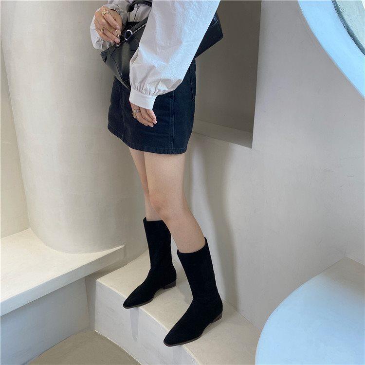 

Short boots women s thick heel Martin boots 2025 pointed new fashion suede autumn western boots cowboy versatile single boots 40 чорний