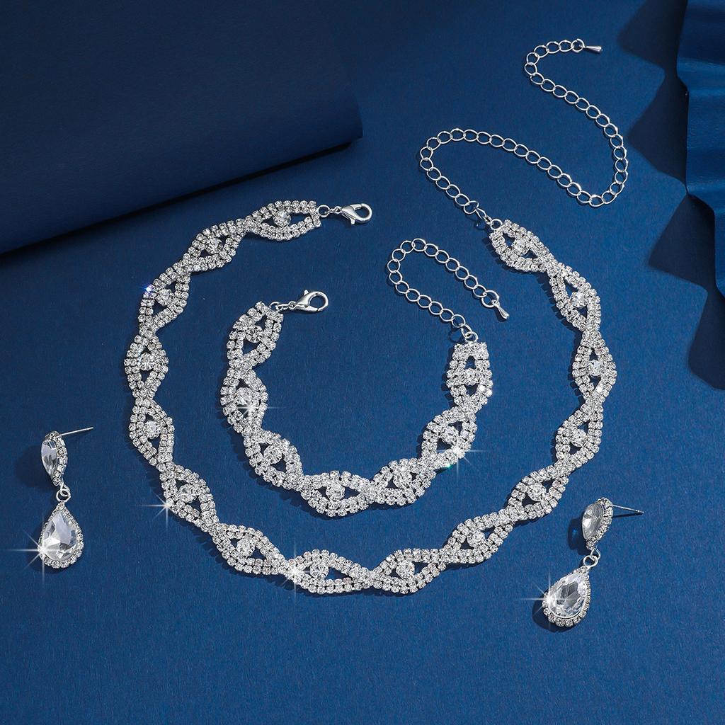 4-teiliges Damen Klauenketten Serie Augen Halskette mit Ohrringen Armband Set Bankett Party Accessoires