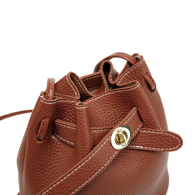 2024 Versatile Simple Bucket Bag: Large-Capacity Lychee Grain Crossbody & Shoulder Bag