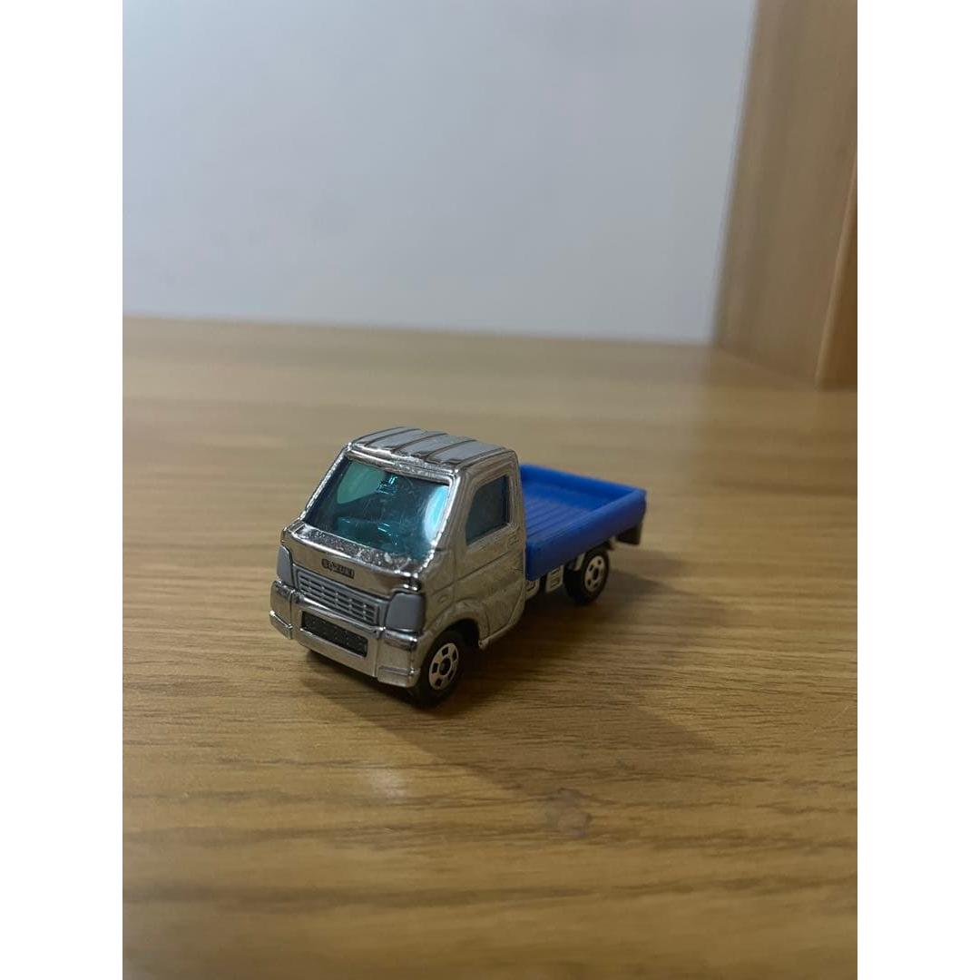 Б/у Tomica Suzuki Carry Посеребренная версия