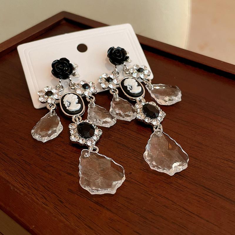

Silver Needle Flower Diamond Irregular Earrings Niche Light Luxury Design Earrings European and American Heavy Industry Court Wind Earrings Women