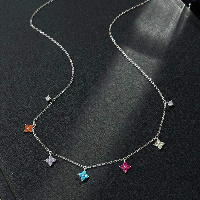 

Вишукане намисто з чотирилистою конюшиною з срібла 925 проби для жінок - Легка розкіш та милий чокер високої цінності