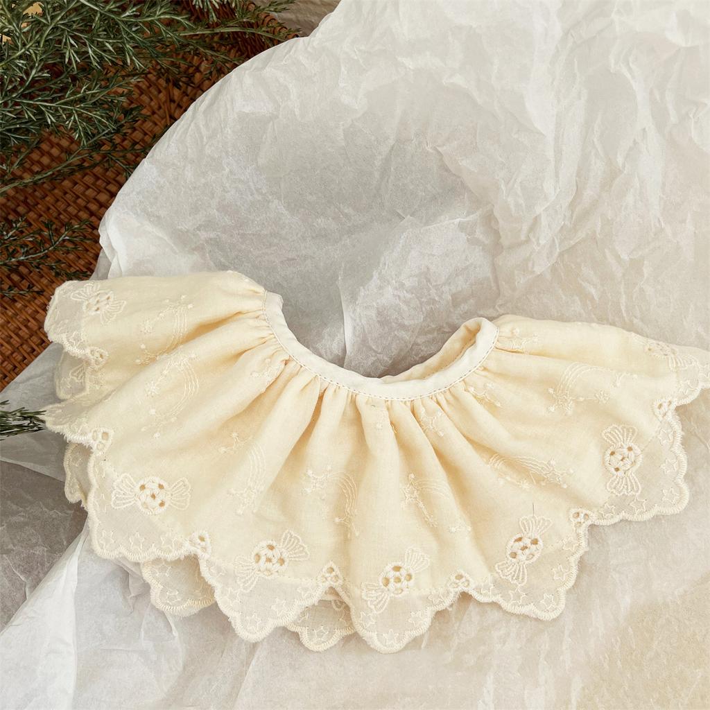 Lace Bib Baby Accessories Korean Kids White Collar Hollow Female Baby Bib Scarf INS European Princess Retro Sweet Fake Collar