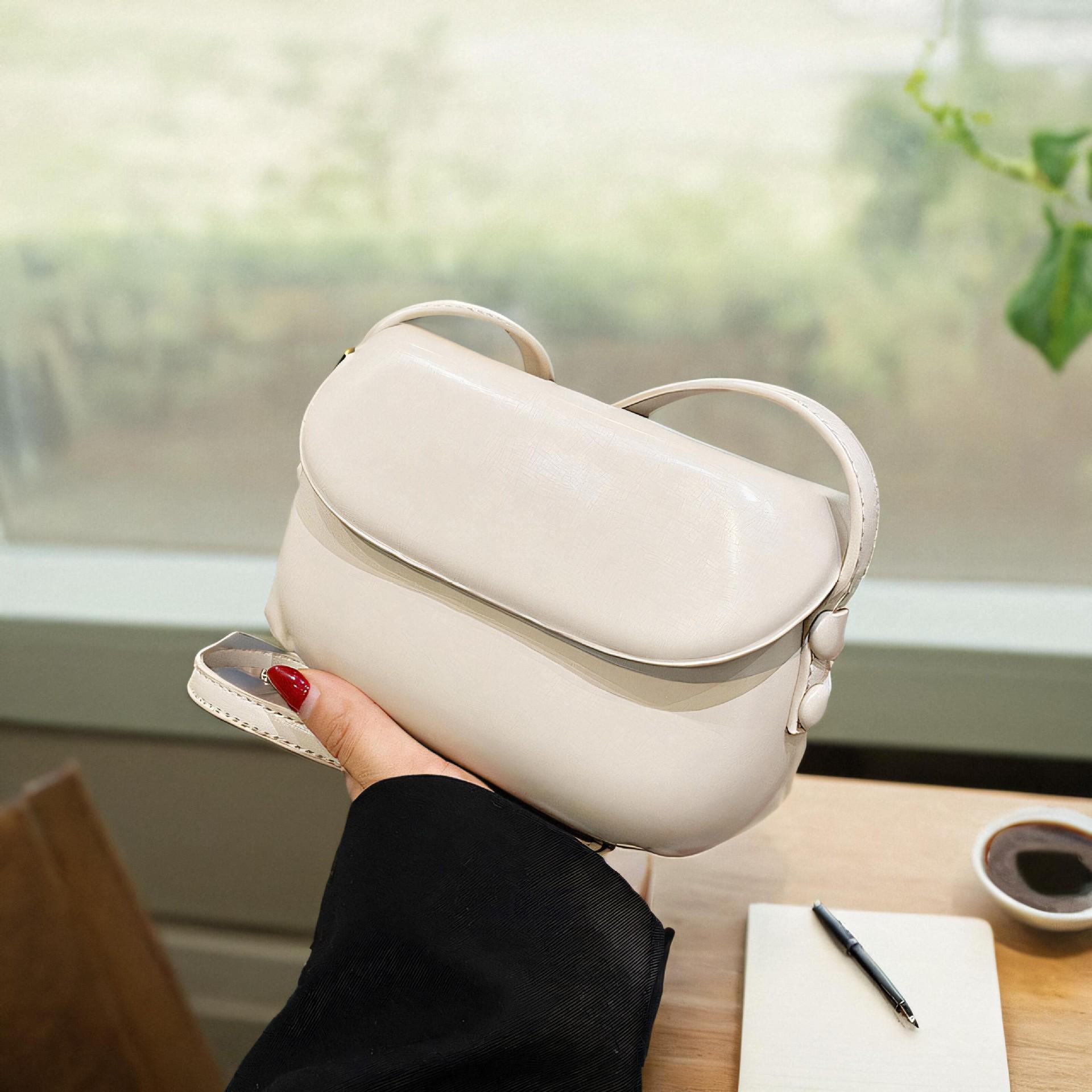 

Седельная сумка 2025: Модная маленькая красная сумка-мессенджер через плечо для женщин белый