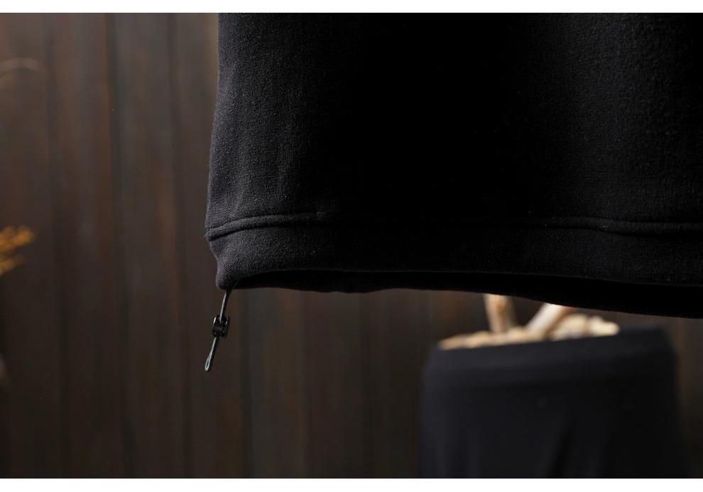2025 Autumn/Winter Women's Printed Black Thickened Cropped Loose Velvet Pullover