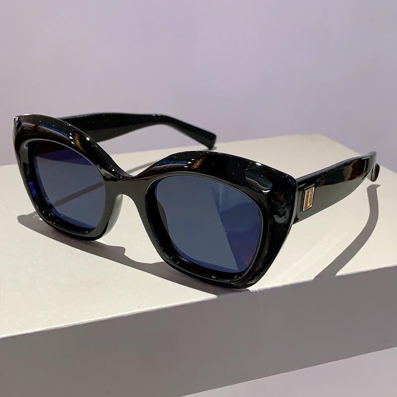 Luxury Brand Designer Vintage Cat Eye Sunglasses For Women Trendy Punk Big Frame Sun Glasses Female Eyewear