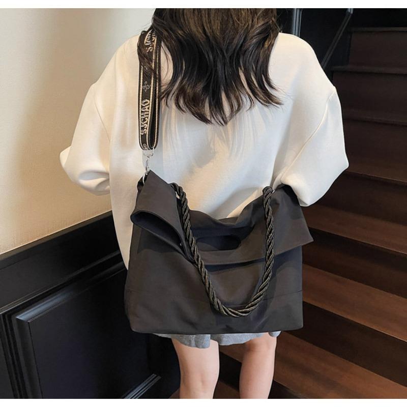 Simple and Versatile Canvas Bag Women's Large-capacity New Summer Messenger Bag Casual College Student Tote Bag
