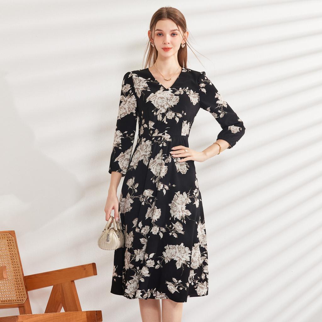 Fashionable and elegant V-neck printed dress with feminine temperament, 2024 high-end feeling, spring and autumn simple seven quarter sleeves