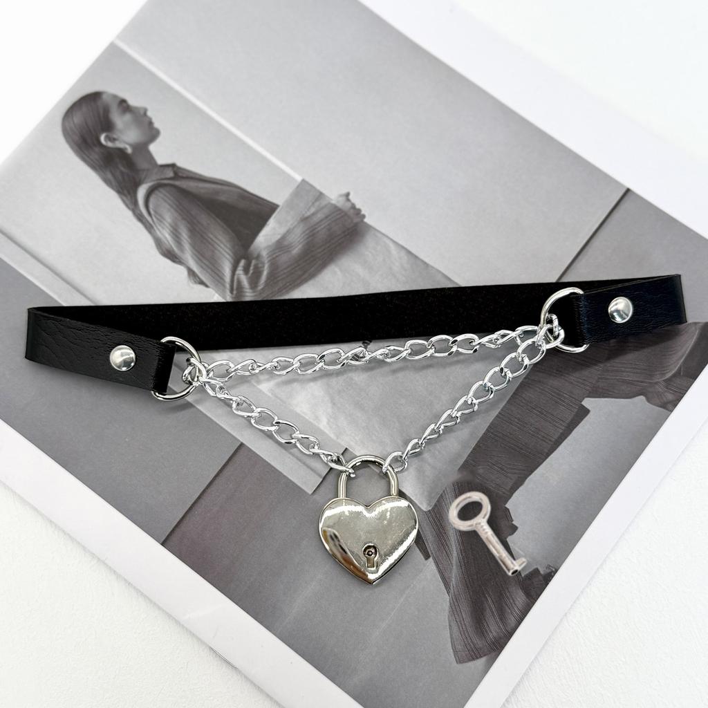 Women Black PU Leather Necklace with Padlock Heart Charm Necklace Adjustable Chain Necklace Leather Texture for Daily