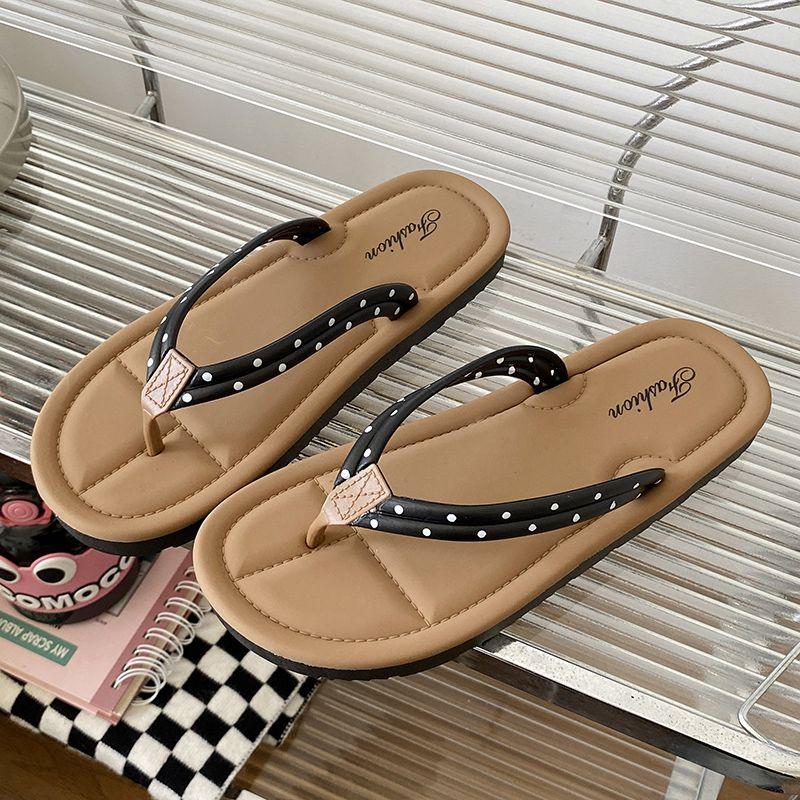 Flip Flops Shoes for Women on Beach Sandals Soft Woman Slippers Flat Outside Casual Slides Summer 2025 Trend Easy Wears Footwear