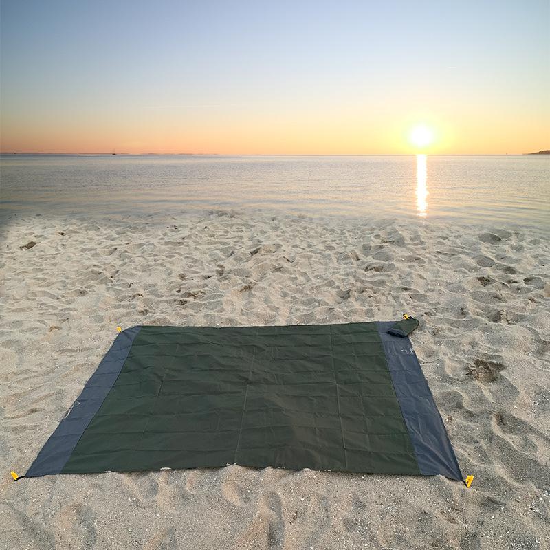 Outdoor Camping Vodotěsná Praktická skládací dvoubarevná pikniková podložka Odolná proti vlhkosti Polstrovaná kapsa z polyesterové tkaniny Plážová podložka